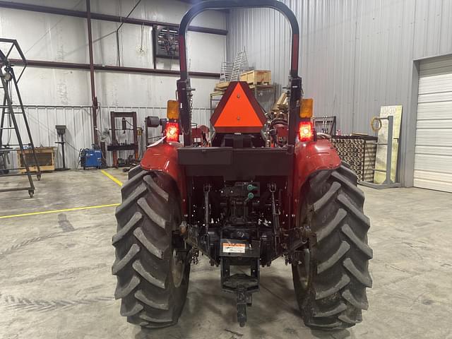 Image of Case IH Farmall 60A equipment image 3