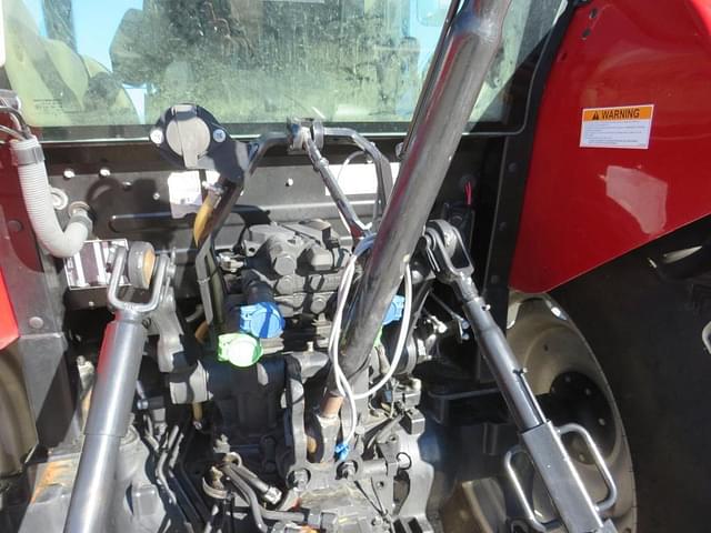 Image of Case IH Farmall 100C equipment image 3