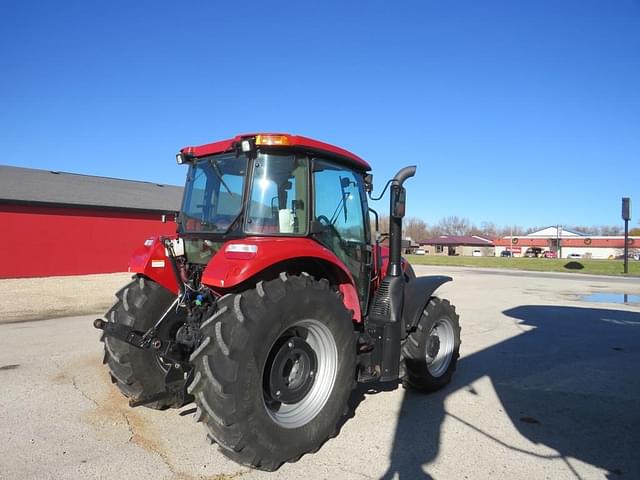 Image of Case IH Farmall 100C equipment image 4