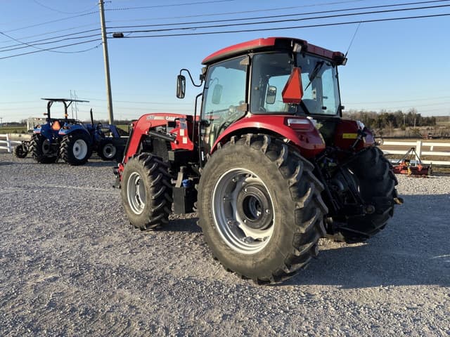 Image of Case IH Farmall 100C equipment image 4