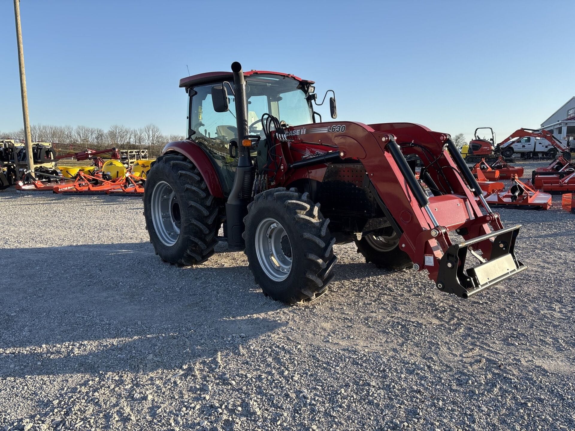 Case IH Farmall 100C Equipment Image0