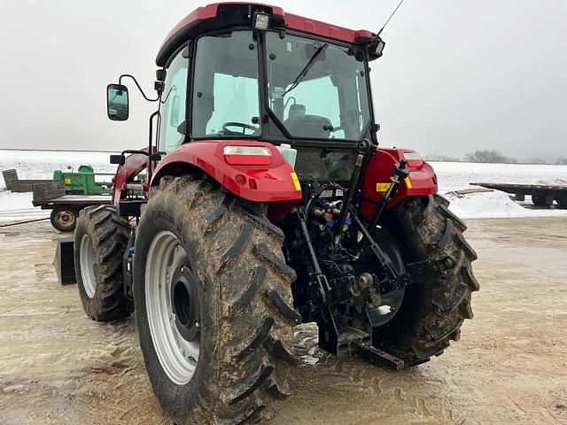 Image of Case IH Farmall 100C equipment image 4