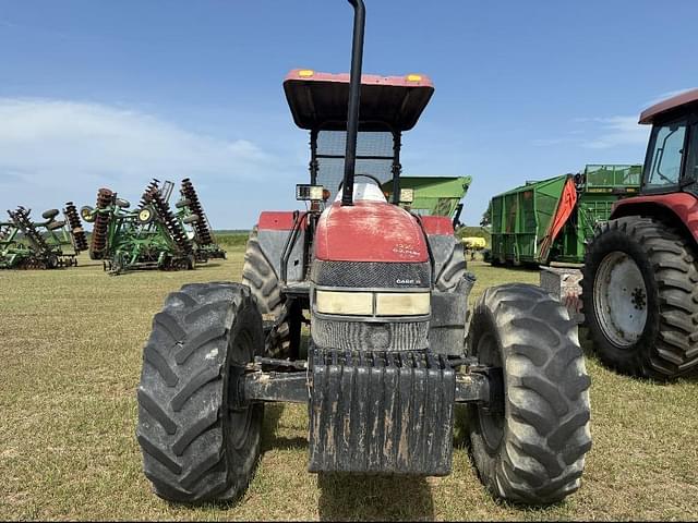 Image of Case IH Farmall 105U equipment image 3