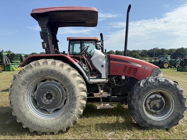 Image of Case IH Farmall 105U equipment image 2