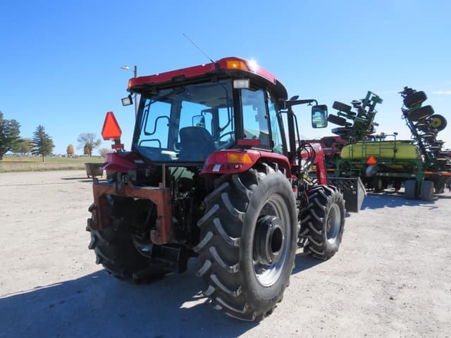 Image of Case IH Farmall 105U equipment image 2