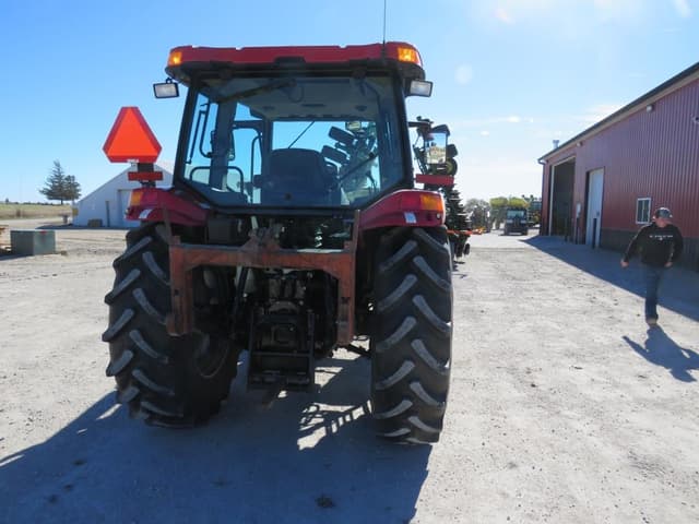 Image of Case IH Farmall 105U equipment image 3