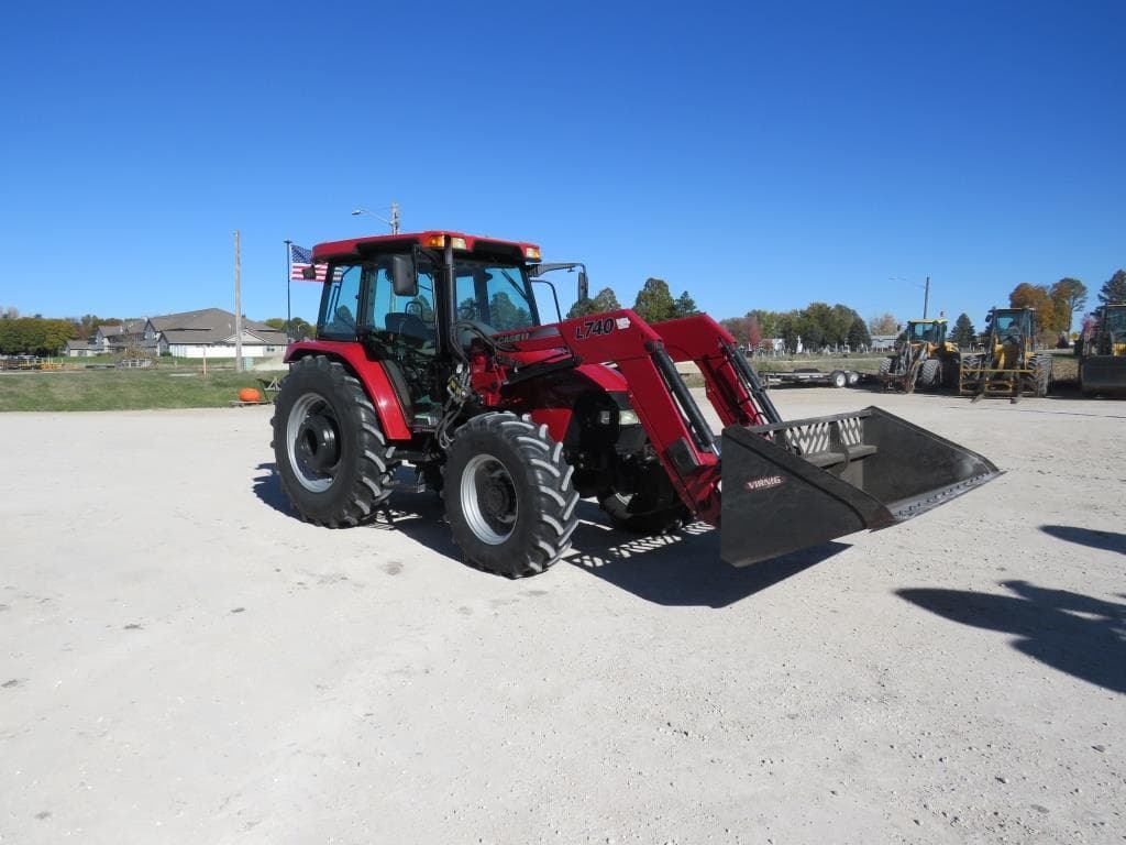 Image of Case IH Farmall 105U Primary image