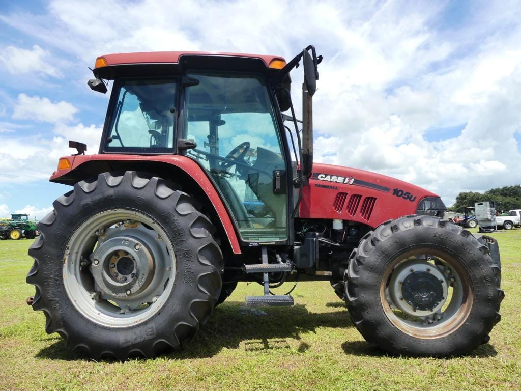 Main image Case IH Farmall 105U