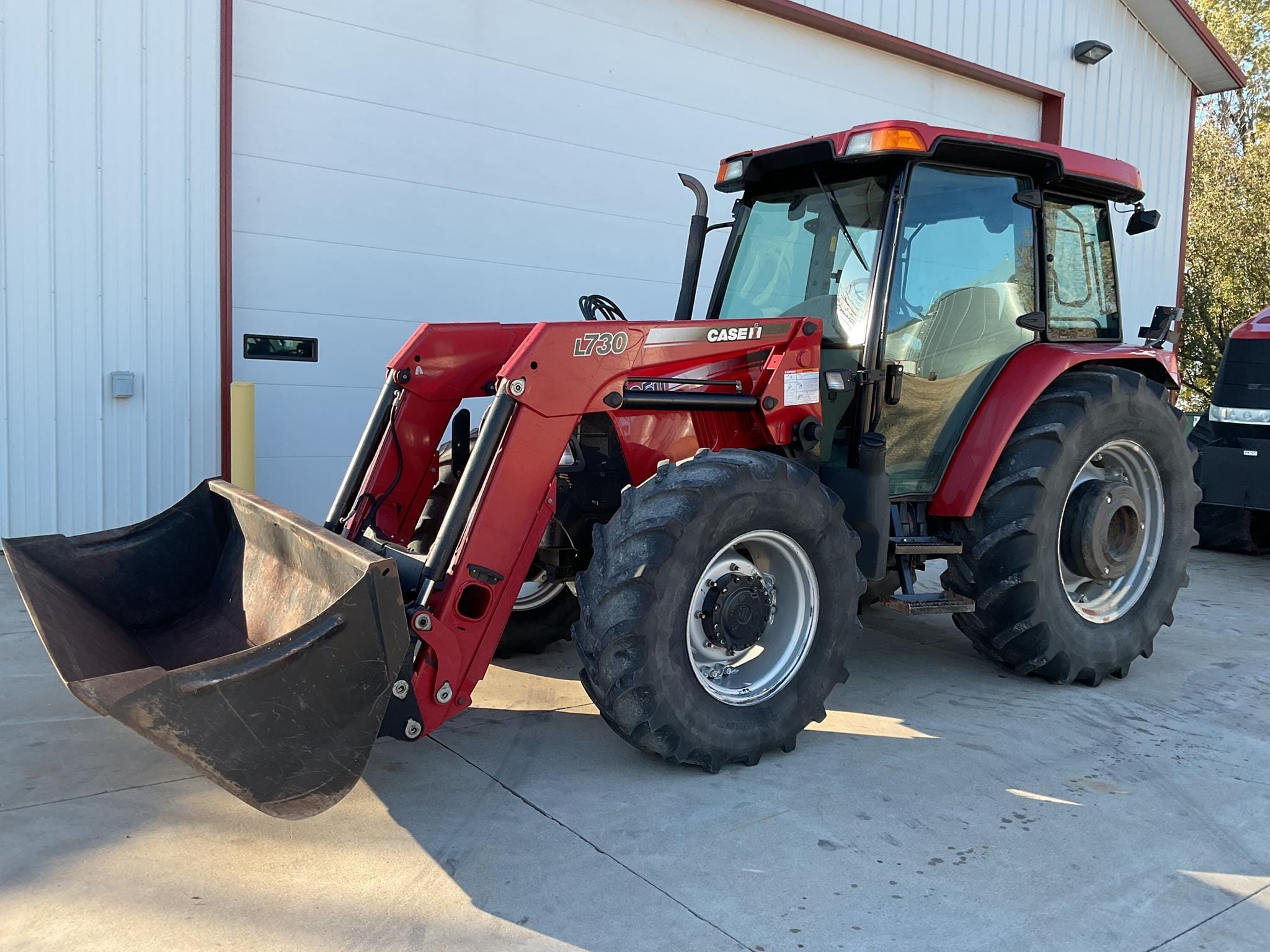 Case IH Farmall 105U Equipment Image0