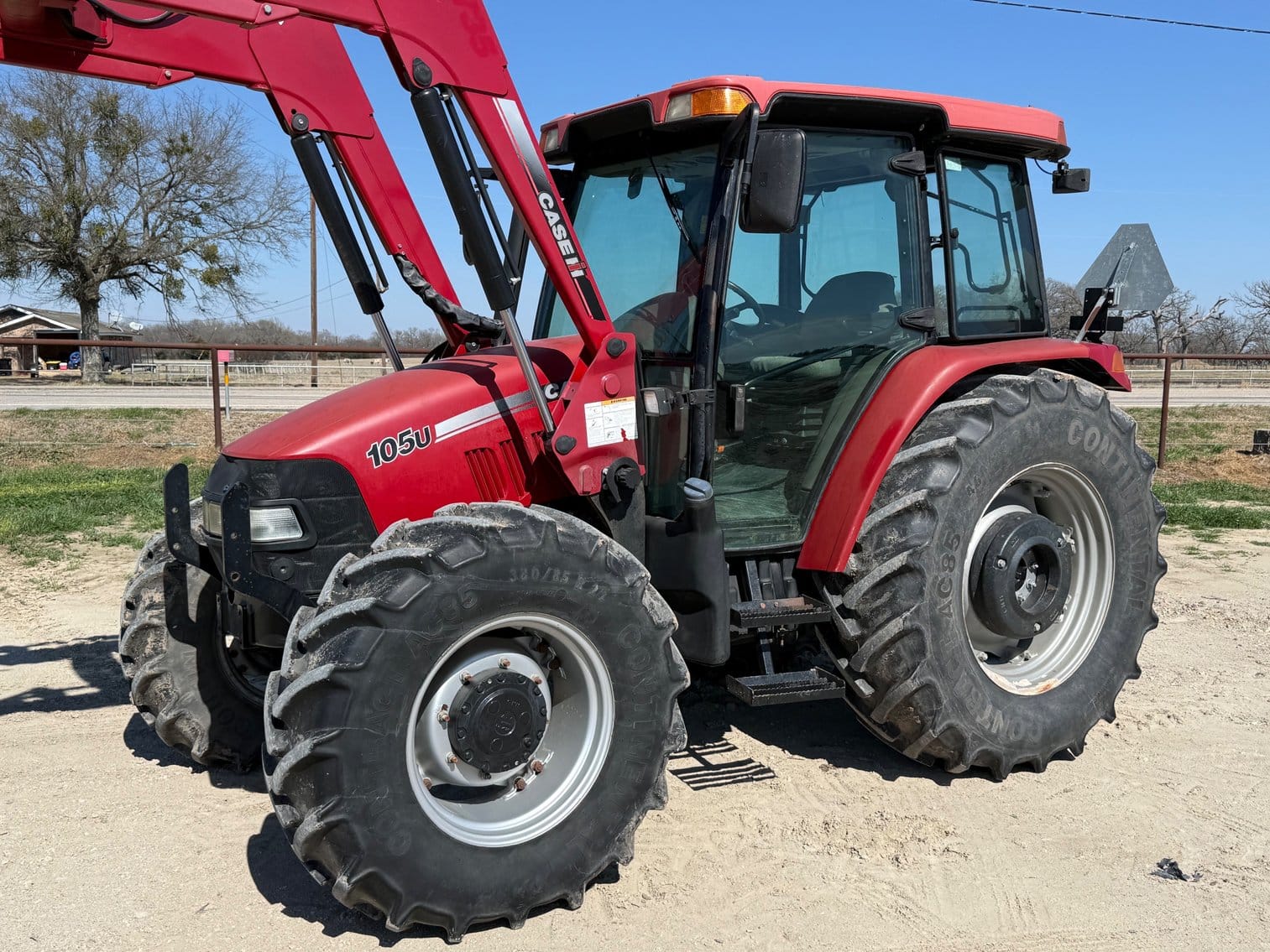 Case IH Farmall 105U Equipment Image0