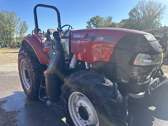 Image of Case IH Farmall 110A equipment image 1