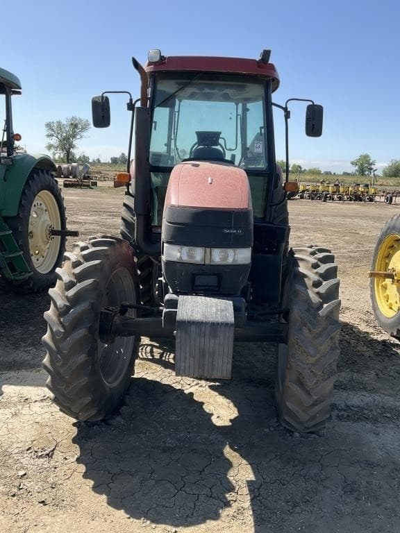 Image of Case IH Farmall 110A equipment image 1