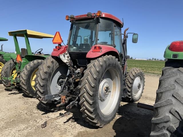 Image of Case IH Farmall 110A equipment image 4