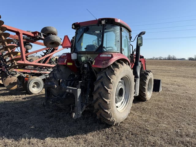 Image of Case IH Farmall 110C equipment image 4