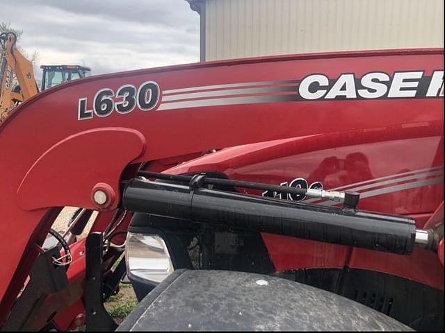 Image of Case IH Farmall 110C equipment image 1