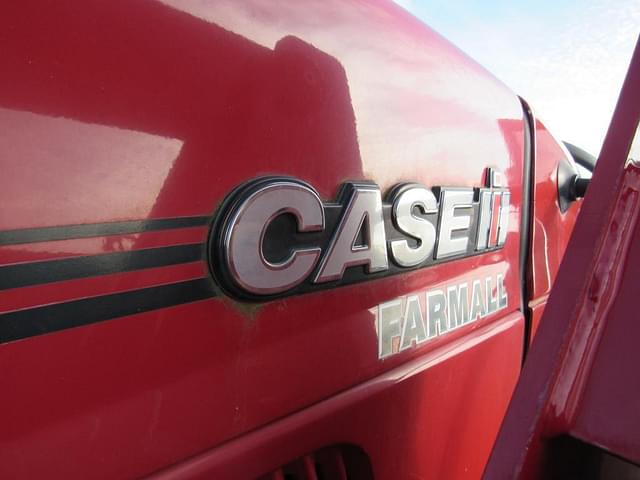 Image of Case IH Farmall 115A equipment image 4