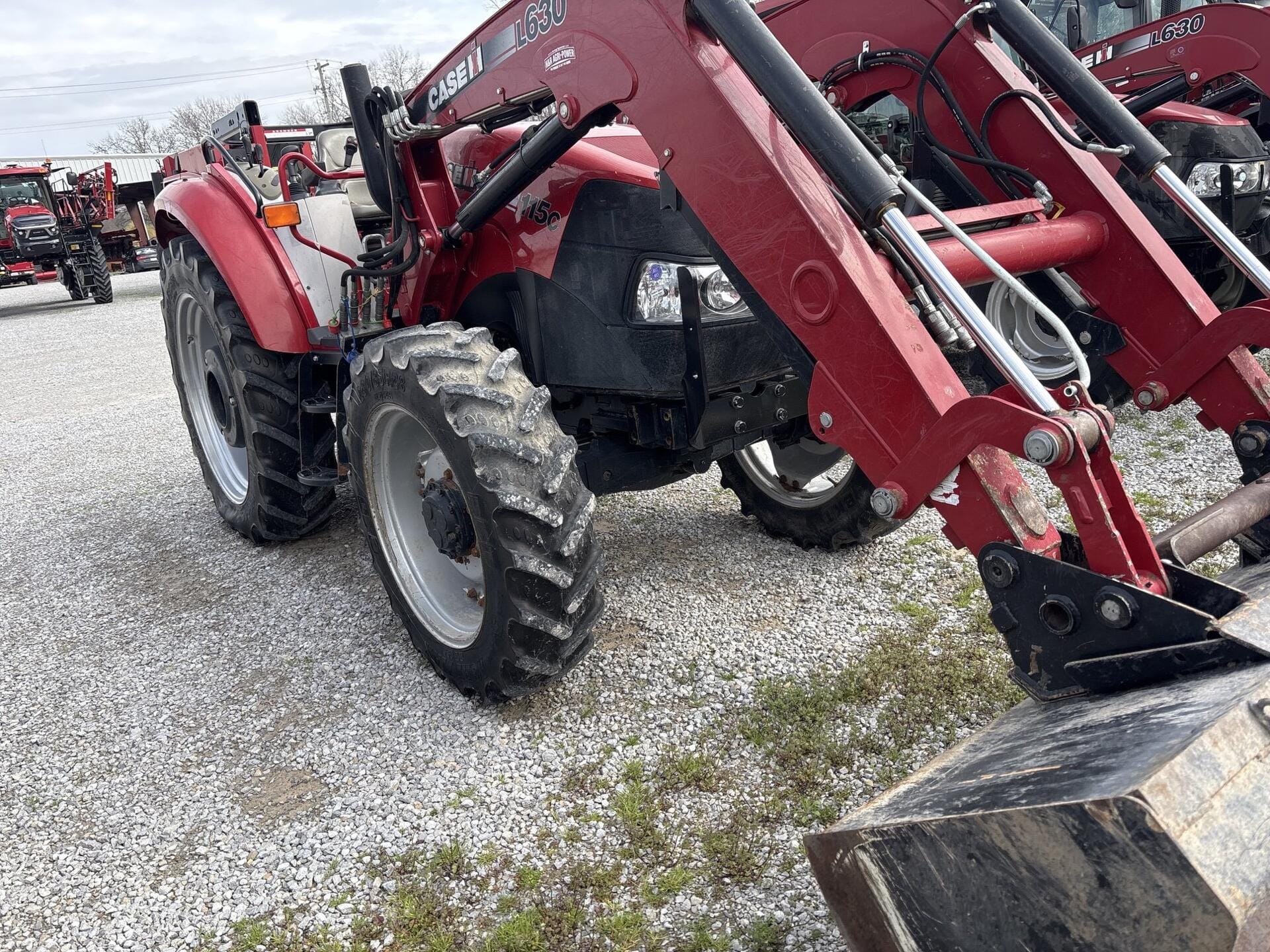 Case IH Farmall 115C Equipment Image0