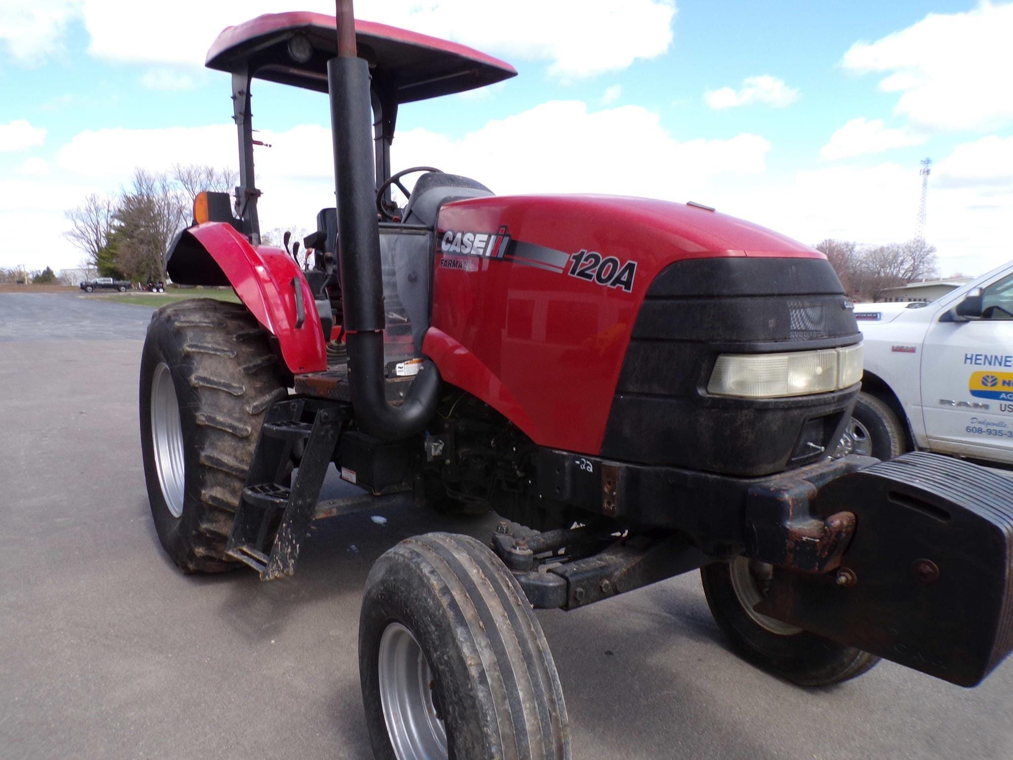 Case IH Farmall 120A Equipment Image0