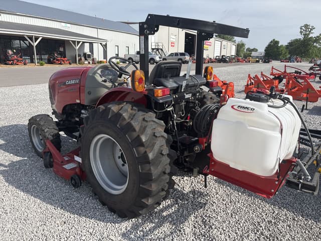 Image of Case IH Farmall 40A equipment image 3