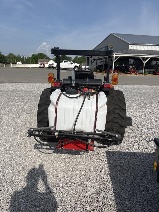 Image of Case IH Farmall 40A equipment image 3