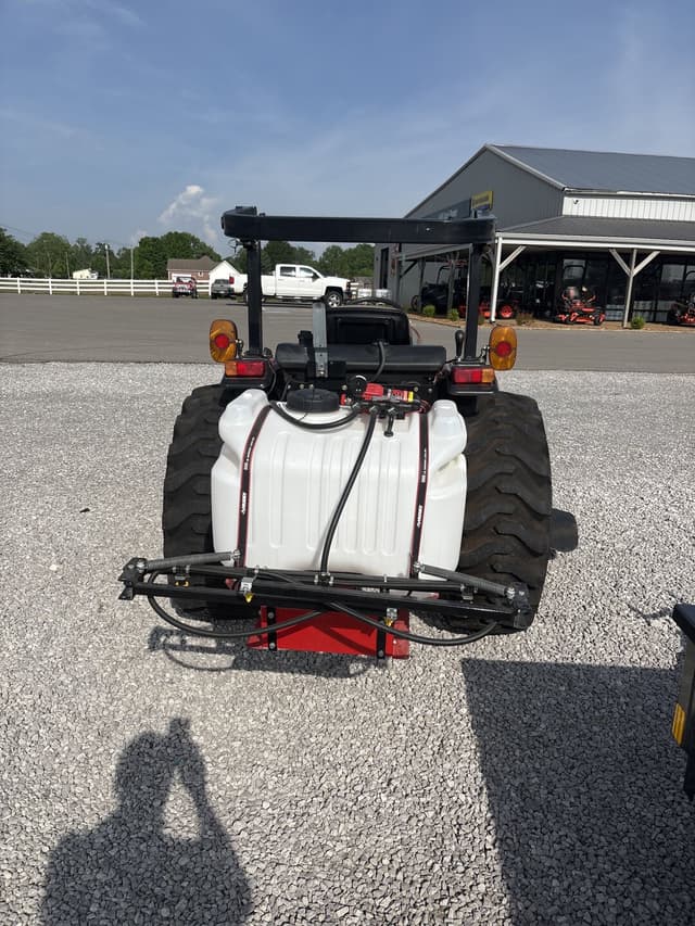 Image of Case IH Farmall 40A equipment image 4