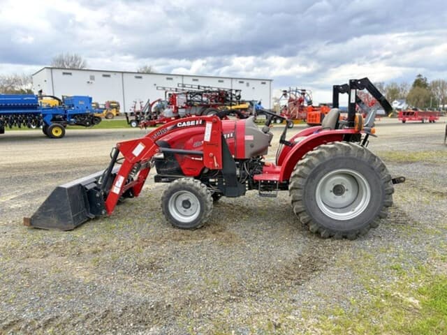 Image of Case IH Farmall 40A equipment image 3