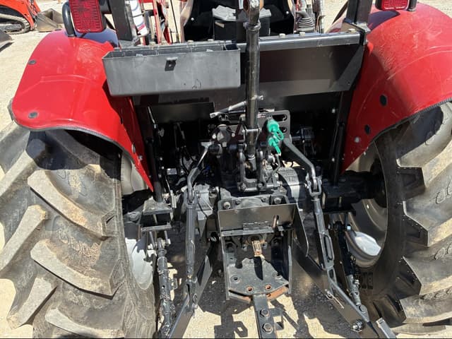 Image of Case IH Farmall 60A equipment image 4