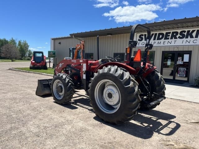 Image of Case IH Farmall 65C equipment image 2