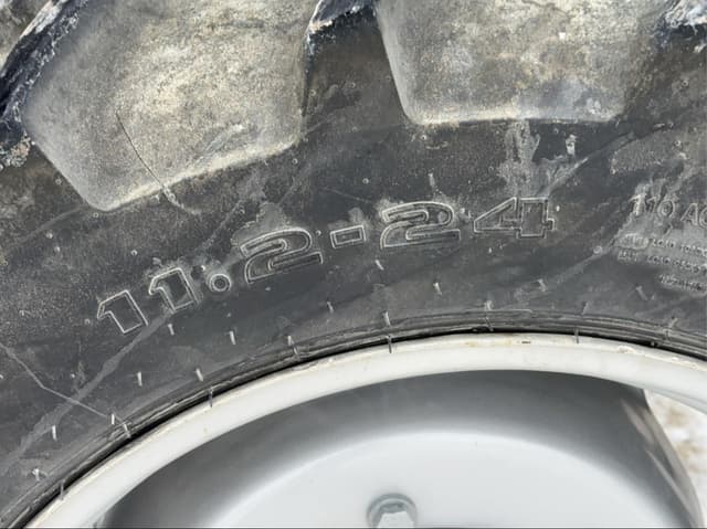 Image of Case IH Farmall 65A equipment image 2