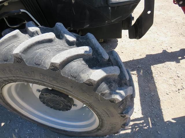Image of Case IH Farmall 75C equipment image 4
