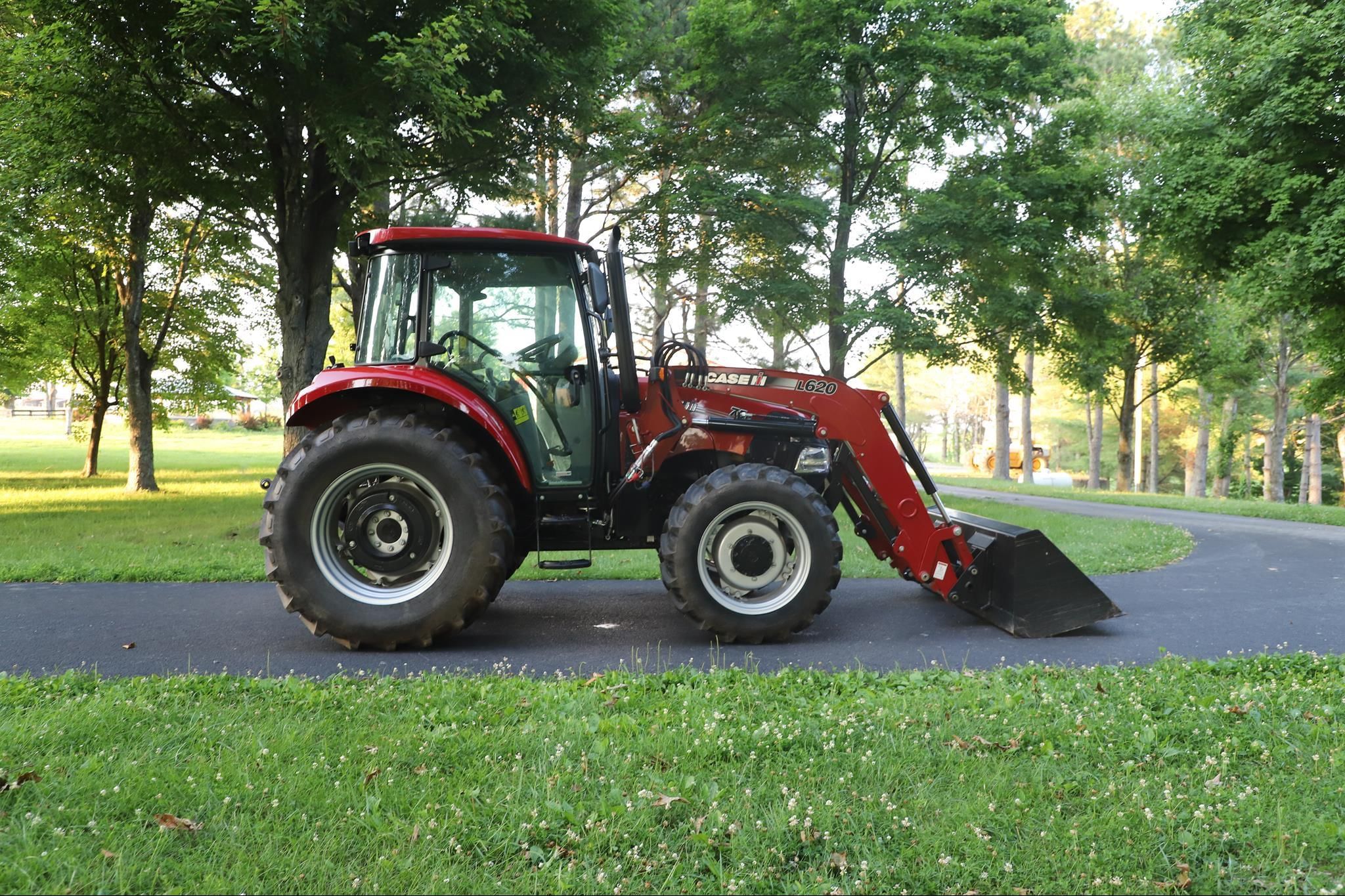 Case IH Farmall 75C Equipment Image0