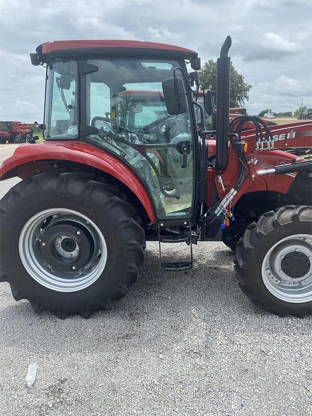 Image of Case IH Farmall 75C equipment image 2