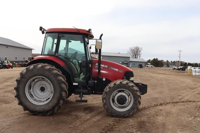Image of Case IH Farmall 95 equipment image 3