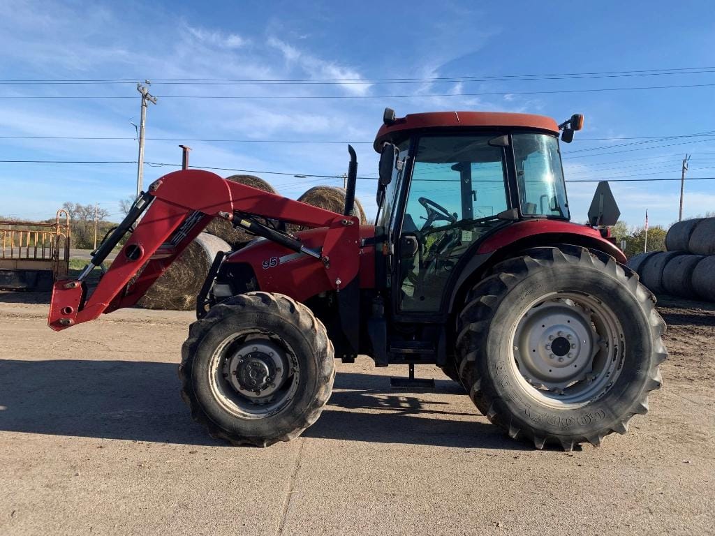 Main image Case IH Farmall 95