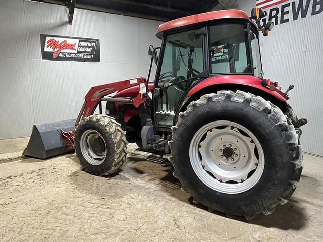 Image of Case IH Farmall 95 equipment image 2