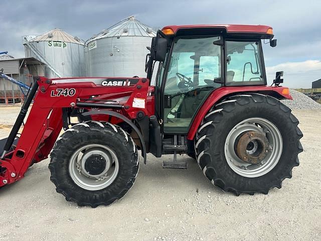 Image of Case IH Farmall 95U equipment image 1