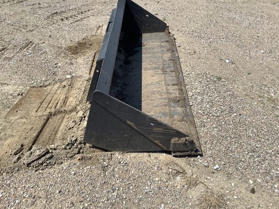 Case IH Bucket Equipment Image0