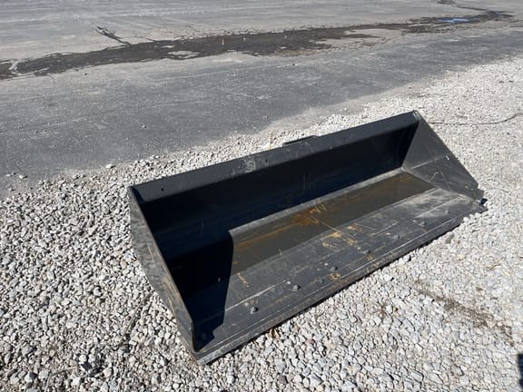 Case IH Bucket Equipment Image0