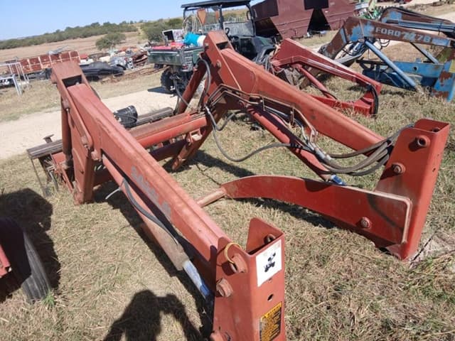 Image of Case IH L300 equipment image 4