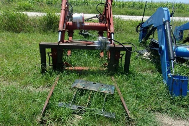 Image of Case IH L300 equipment image 2