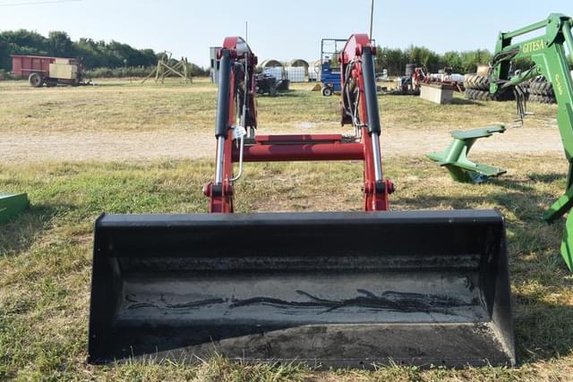 Image of Case IH L630 equipment image 1