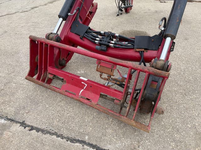 Image of Case IH L750 equipment image 3