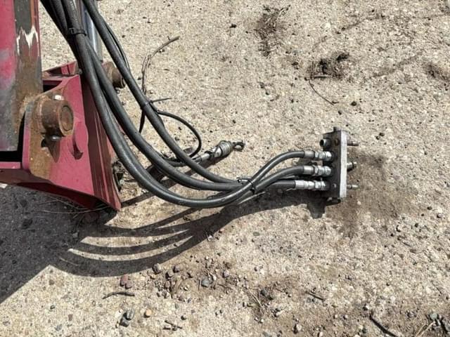 Image of Case IH L750 equipment image 4