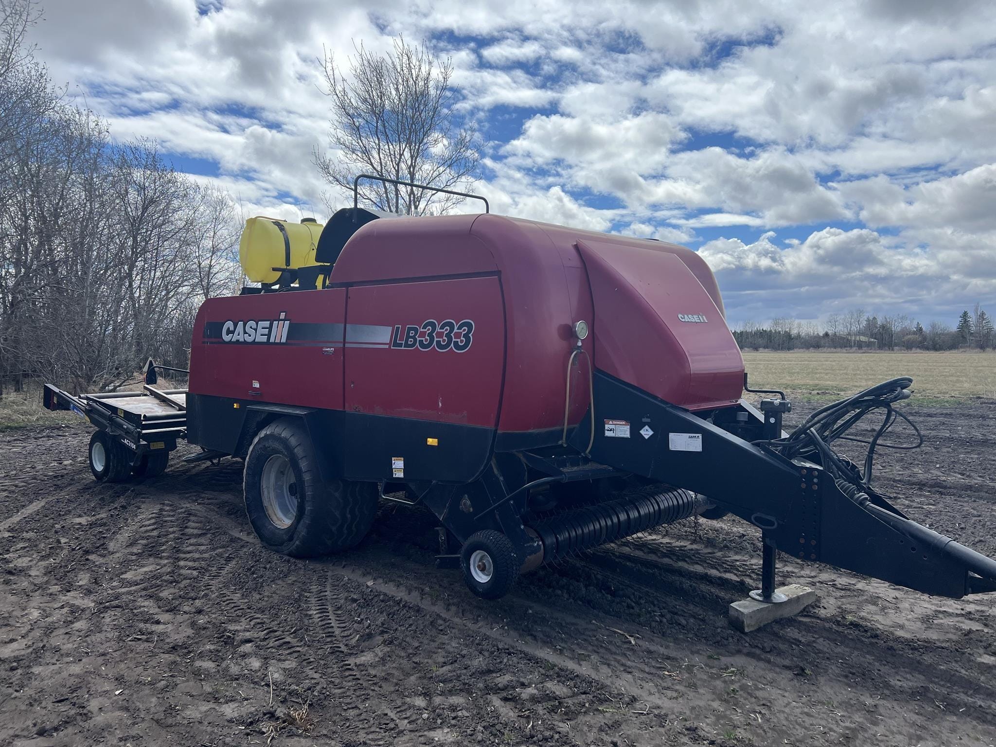 Case IH LB333 Equipment Image0