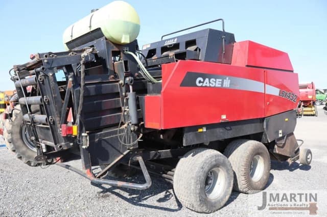 Image of Case IH LBX432 equipment image 2