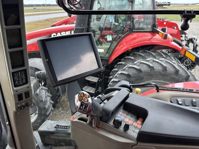 Image of Case IH Magnum 315 equipment image 2