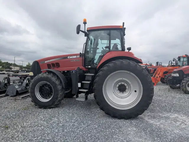 Image of Case IH Magnum 180 equipment image 1