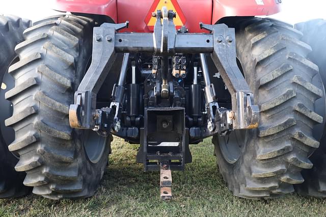 Image of Case IH Magnum 190 equipment image 4