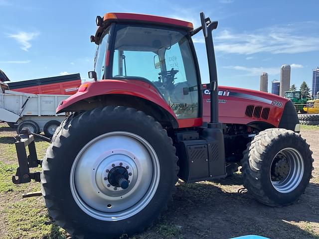 Image of Case IH Magnum 210 equipment image 3
