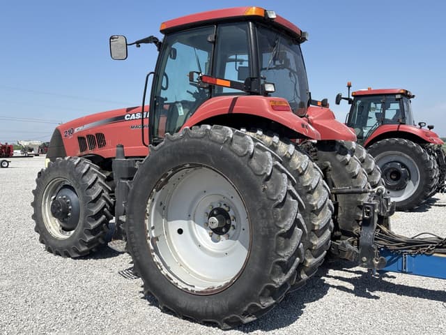 Image of Case IH Magnum 210 equipment image 4